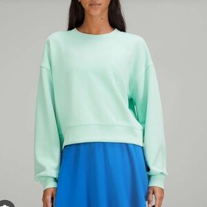 Perfectly oversized cropped crew never worn